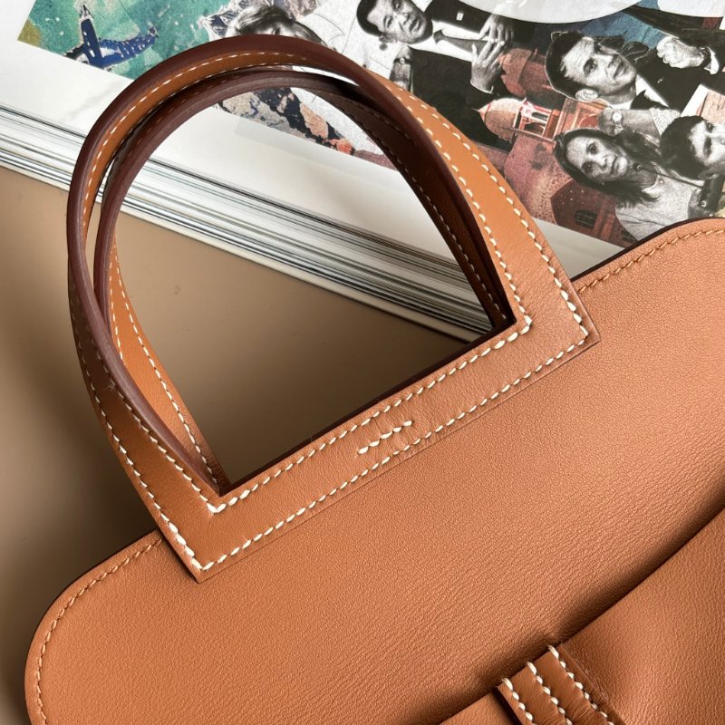 櫃上停產很久！::HERMES 愛馬仕:: W刻MINI HALZAN金棕色銀釦斜背肩背包-14