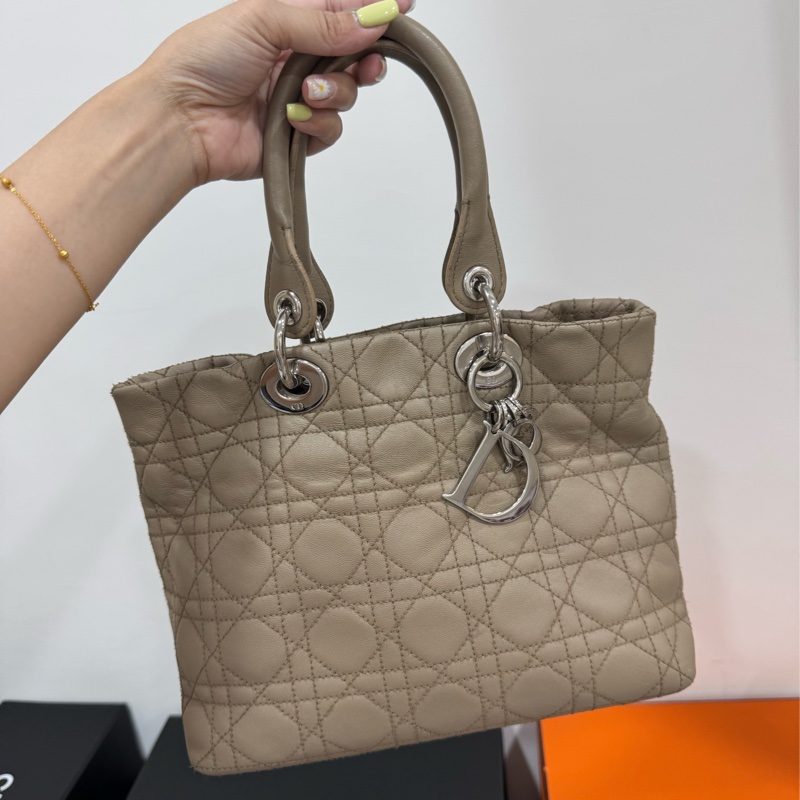 lady dior 迪奧 七格 奶茶色 戴妃包 戴菲包 手提包-1