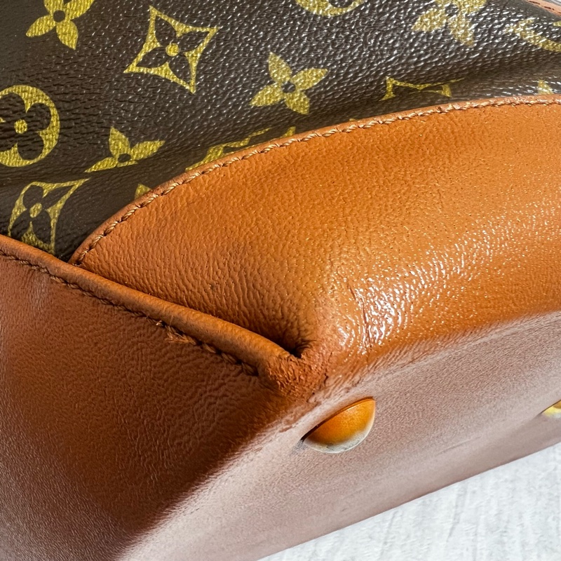 Lv 經典老花紅皮購物包-6