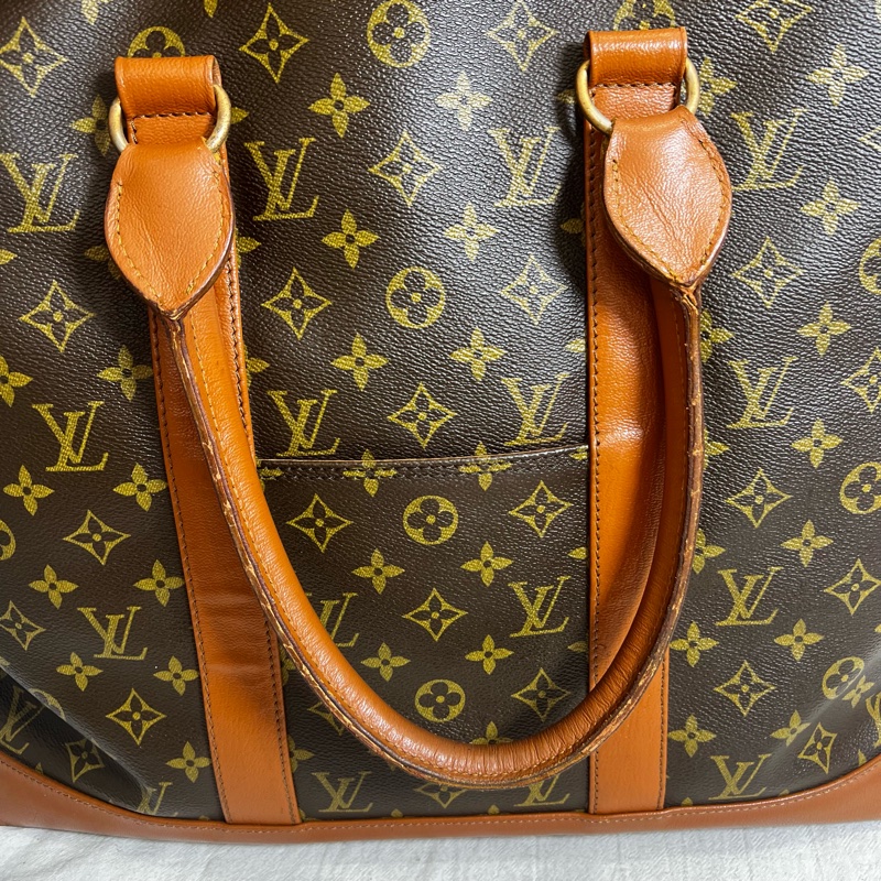 Lv 經典老花紅皮購物包-14