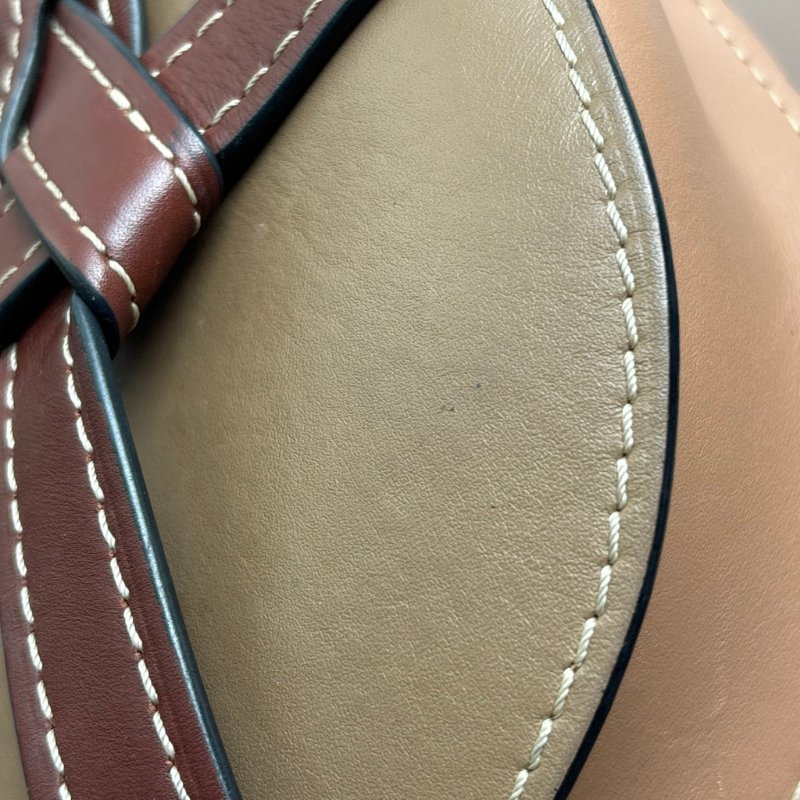 ::LOEWE:: GATE沙色拼接駝色天然小牛皮斜背包馬鞍側背包(小)-15