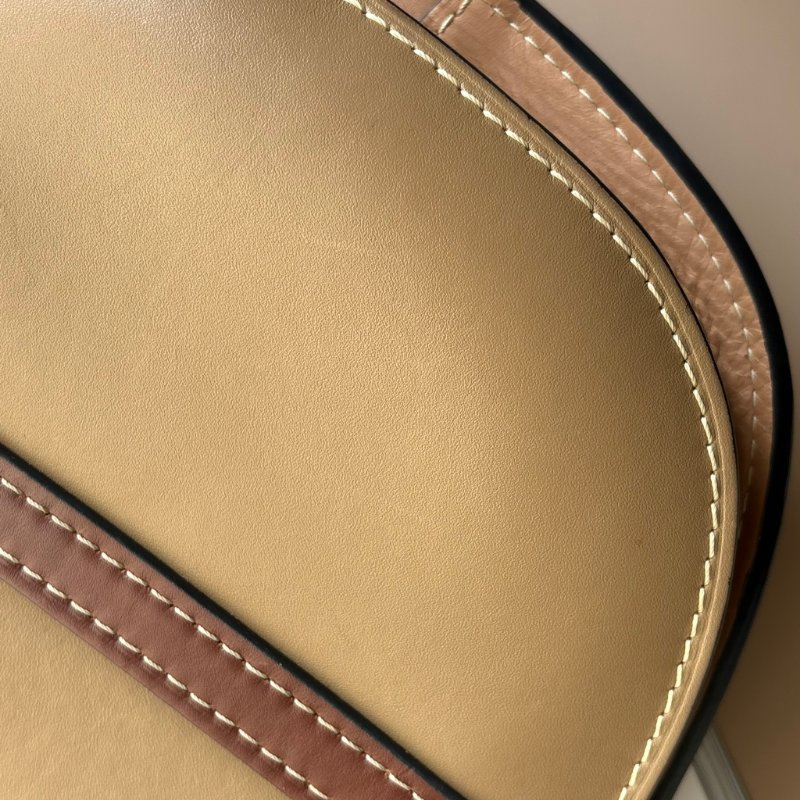 ::LOEWE:: GATE沙色拼接駝色天然小牛皮斜背包馬鞍側背包(小)-35