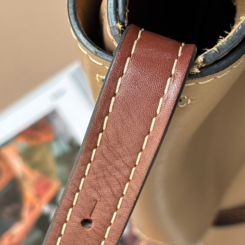 ::LOEWE:: GATE沙色拼接駝色天然小牛皮斜背包馬鞍側背包(小)-48