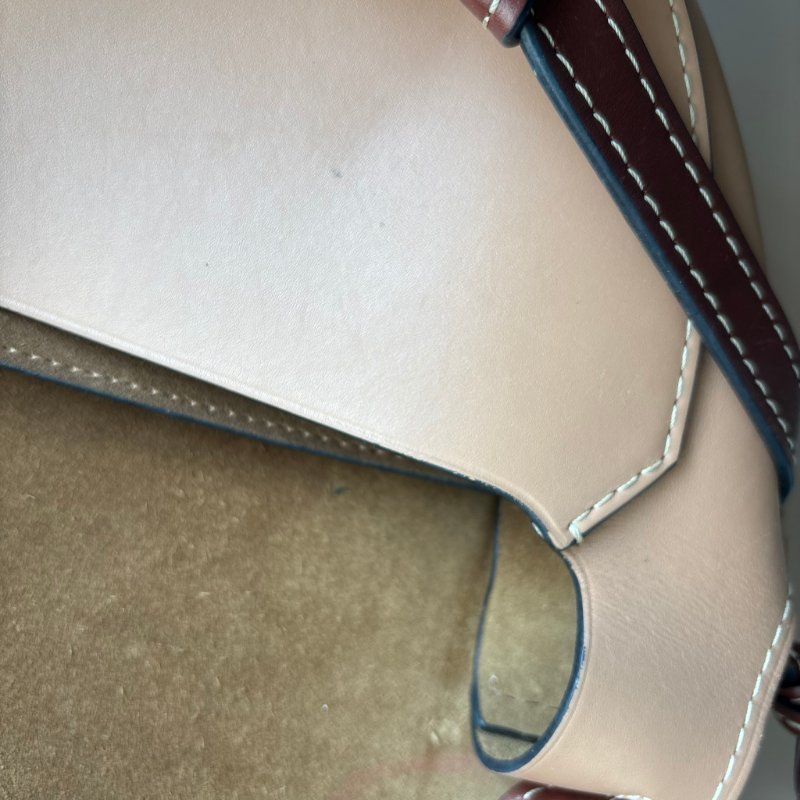 ::LOEWE:: GATE沙色拼接駝色天然小牛皮斜背包馬鞍側背包(小)-67