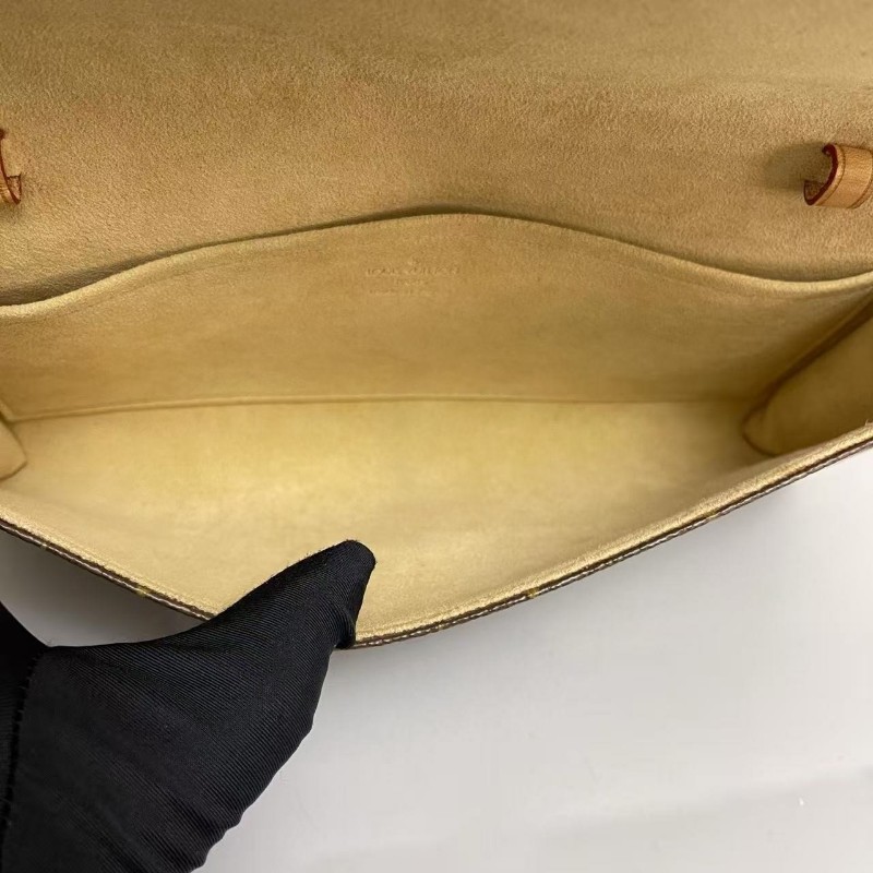 LV路易威登 老花大號信封包肩背包-8