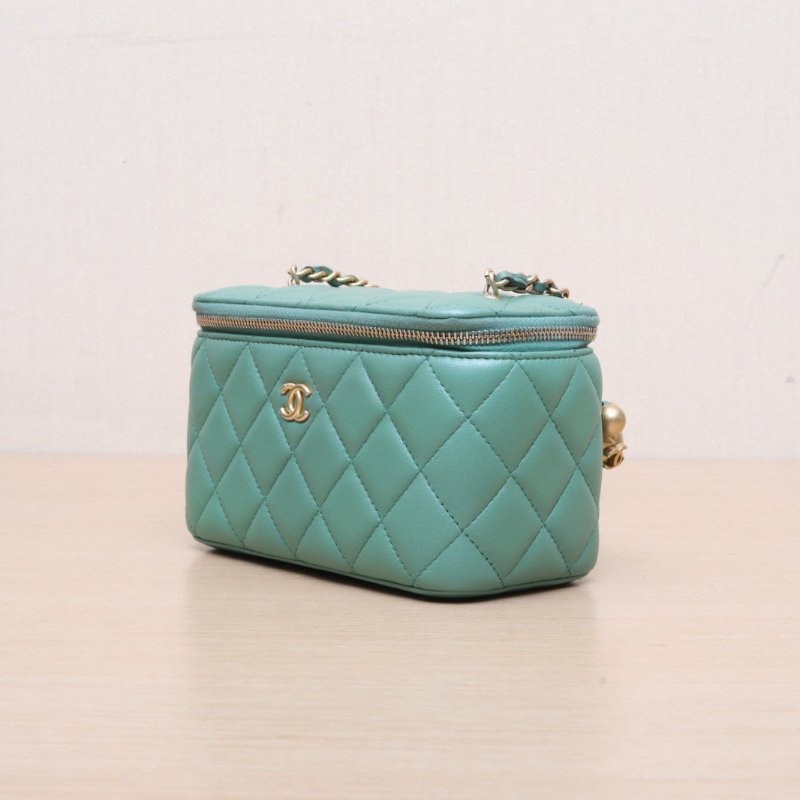 CHANEL(香奈兒) 23S 長盒子化妝包 帶鏡子 16.5cm 綠色 鐳射標 金扣 金球調節扣肩帶-3