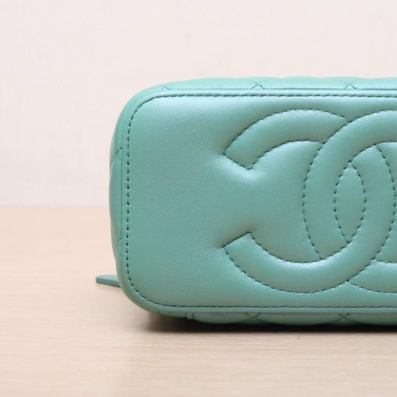 CHANEL(香奈兒) 23S 長盒子化妝包 帶鏡子 16.5cm 綠色 鐳射標 金扣 金球調節扣肩帶-6