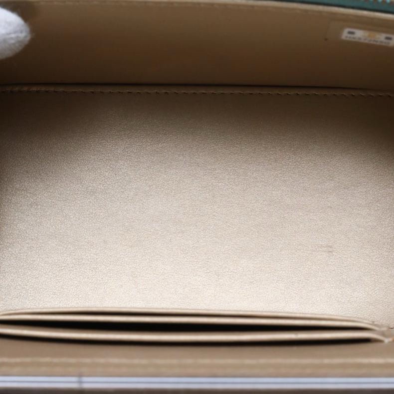 CHANEL(香奈兒) 23S 長盒子化妝包 帶鏡子 16.5cm 綠色 鐳射標 金扣 金球調節扣肩帶-12