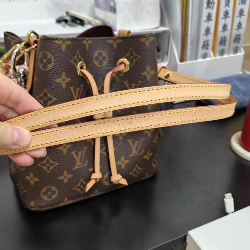 LV  Neonoe BB老花水桶包 （M46581)晶片款-3