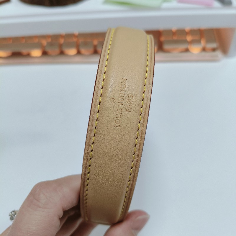 LV  Neonoe BB老花水桶包 （M46581)晶片款-25