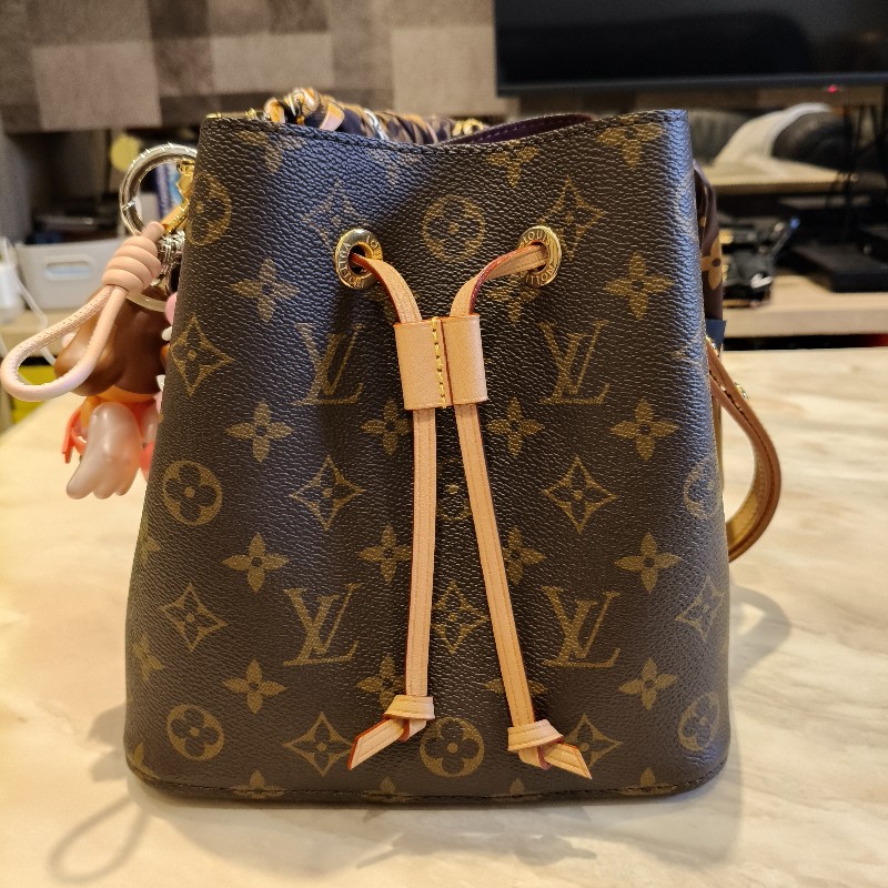 LV  Neonoe BB老花水桶包 （M46581)晶片款-5