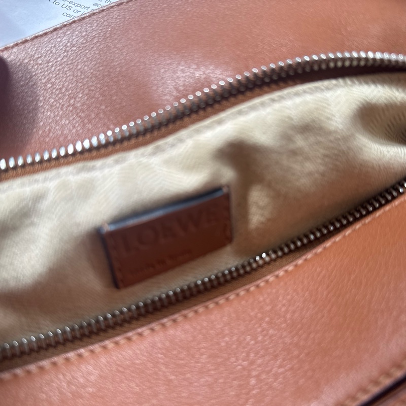 Loewe medium puzzle 2020年7月購入 閑置品 棕色經典色-23