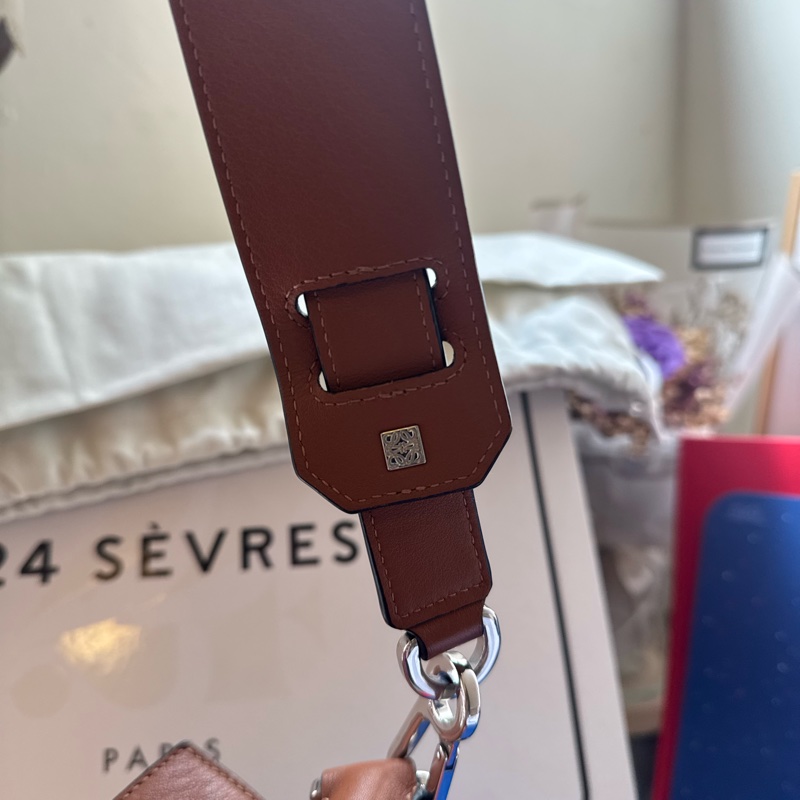 Loewe medium puzzle 2020年7月購入 閑置品 棕色經典色-39