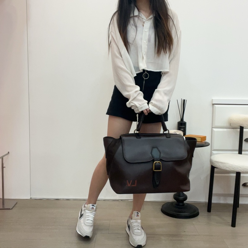 Louis Vuitton 小牛皮經典旅行包-31