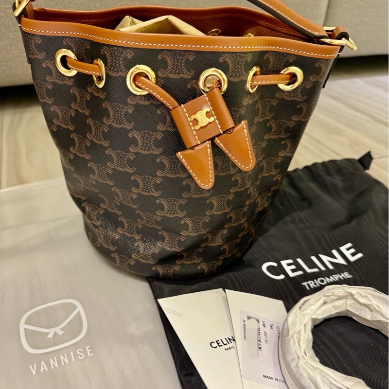 Celine 新款Clara 老花抽繩水桶包小號 全新正品 #celine水桶包 #黃褐色 #現貨在台 #超難搶尺寸-15
