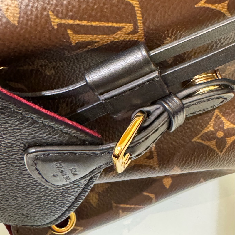 LV花紋拼黑皮革後背包-41