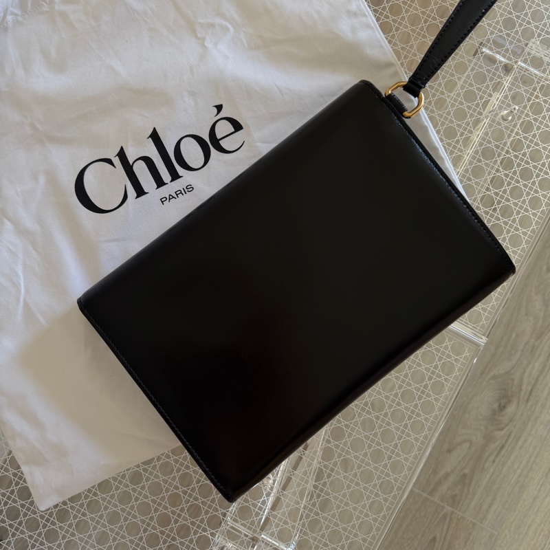 全新未使用 Chloe 金幣釦牛皮收納包 信封包-2