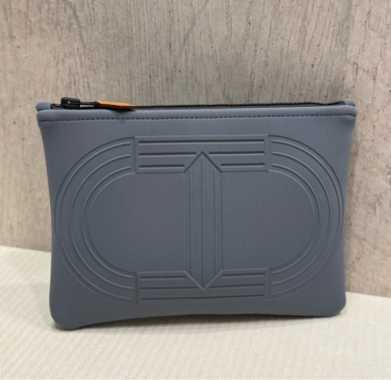 Hermes 防水料質 石皮灰色 立體豬鼻子圖案 收納包-1