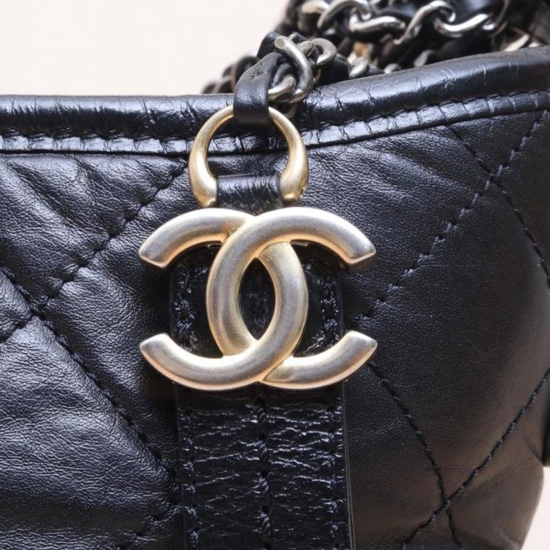 CHANEL(香奈兒) GABRIELLE 流浪 新中號 26cm 黑色 29開 金銀扣 寬LOGO手提-7