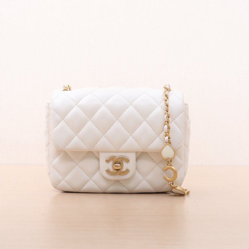 CHANEL(香奈兒) 白色 晶片開 金扣 22K 琺瑯愛心CoCo鏈條 皮穿鏈 口蓋包-2