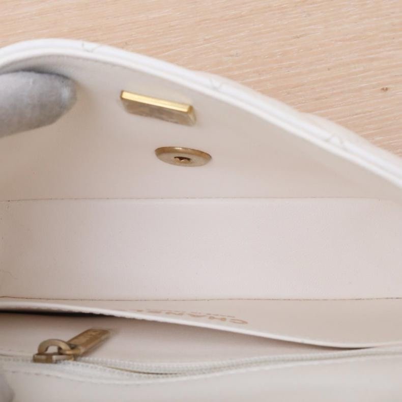 CHANEL(香奈兒) 白色 晶片開 金扣 22K 琺瑯愛心CoCo鏈條 皮穿鏈 口蓋包-8