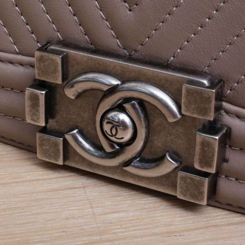 CHANEL(香奈兒) Leboy 中號 卡其色 19開 鎢鋼扣-7