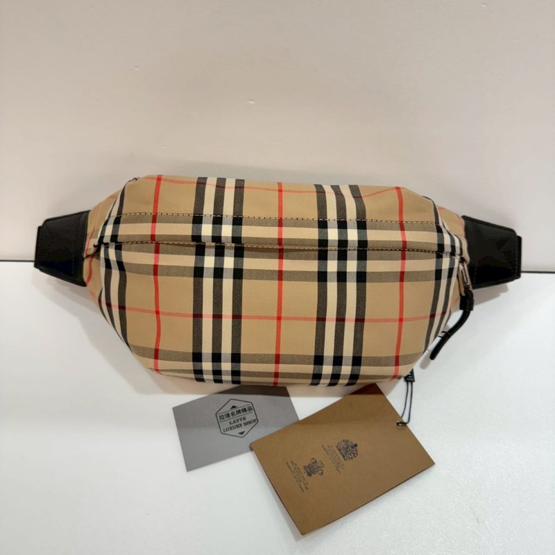 BURBERRY 胸口包/腰包 經典格紋 9成新-1