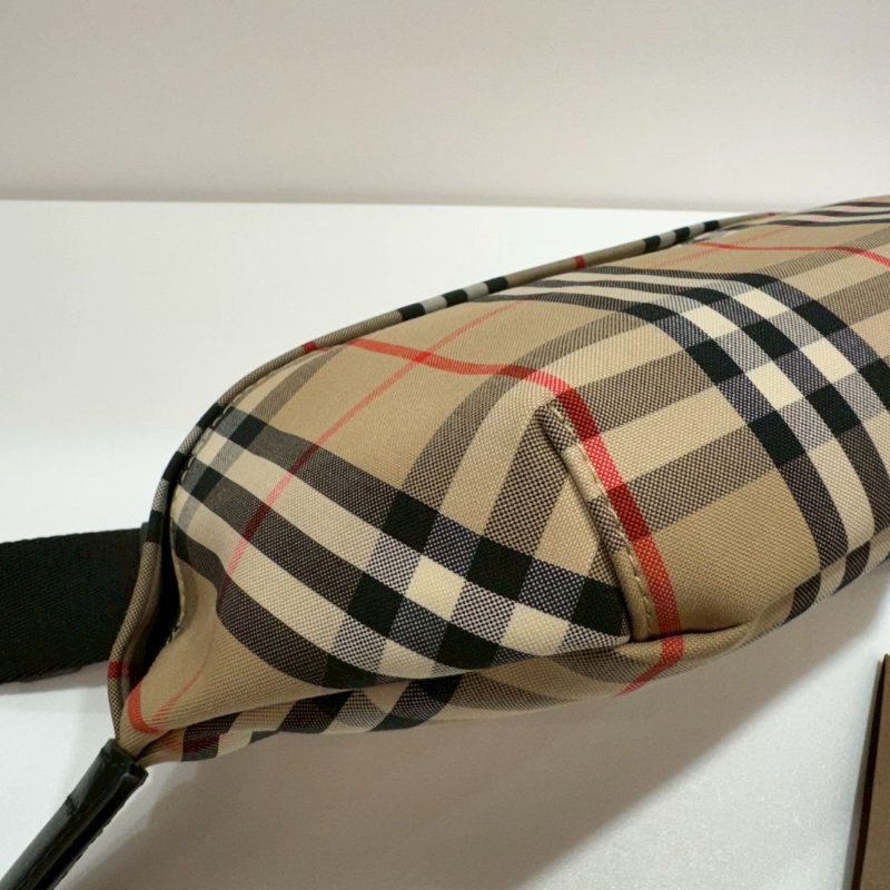 BURBERRY 胸口包/腰包 經典格紋 9成新-4
