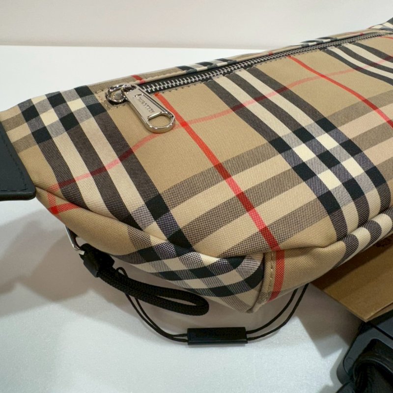 BURBERRY 胸口包/腰包 經典格紋 9成新-6