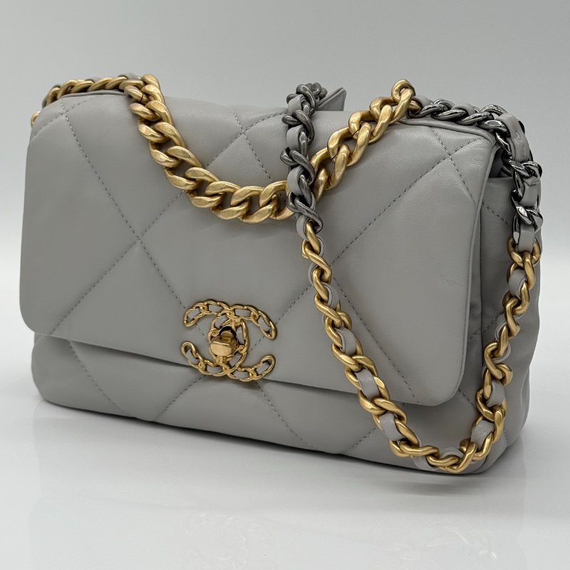 (絕版超氣質淺灰色♥️超~新~ ) CHANEL 香奈兒 斑鳩灰 19 Bag 26 cm 山羊皮 大菱格 鏈條 手提包 斜背包 AS1160-1