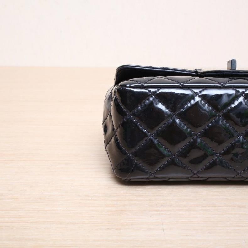 CHANEL(香奈兒) 2.55 口蓋包 迷你 20cm 黑色 漆皮 29開 黑扣 so black-6