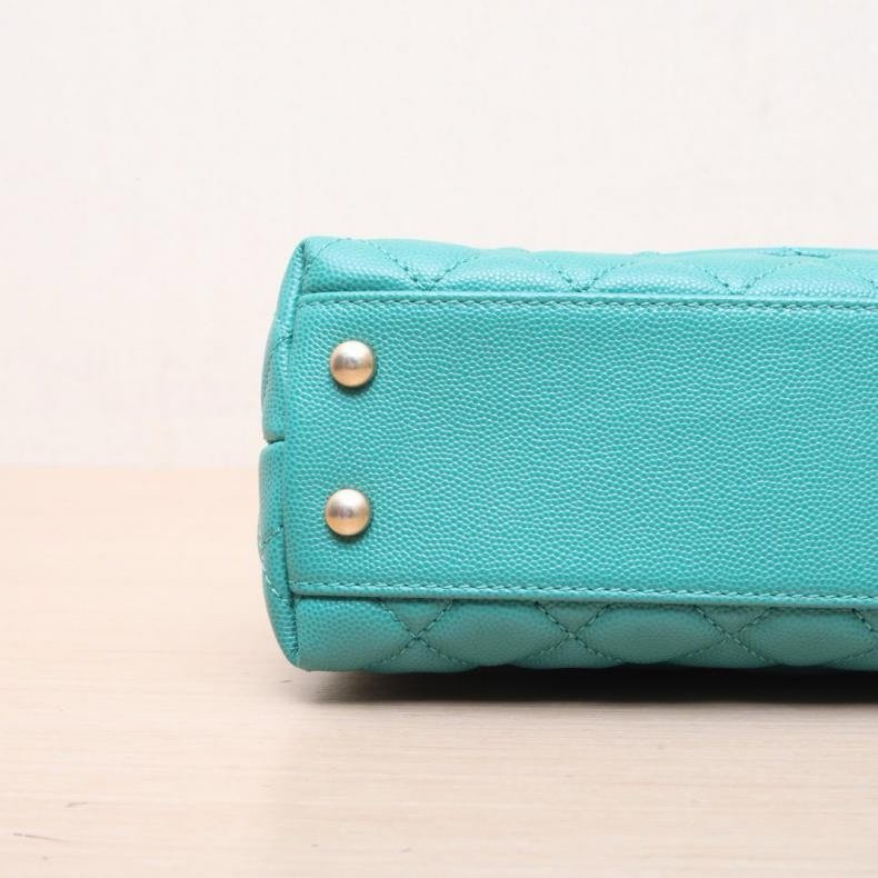 CHANEL(香奈兒) Coco Handle 小號 24cm 綠色 荔枝 28開 金扣 蜥蜴壓紋手柄-6