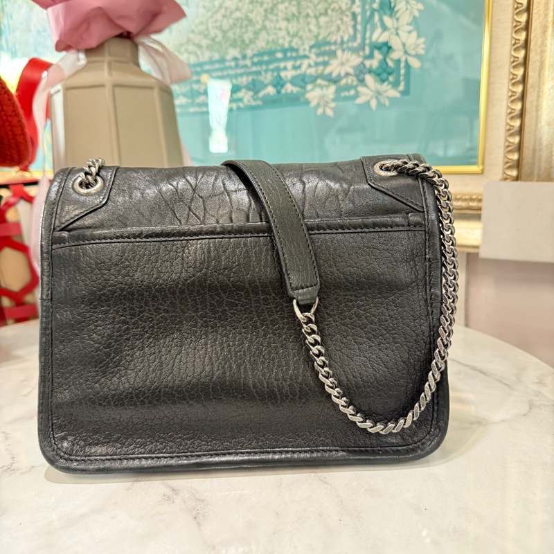 🌟新款D釦的🌟YSL黑粒面羊皮Niki baby霧銀釦下蓋肩斜鏈包-1