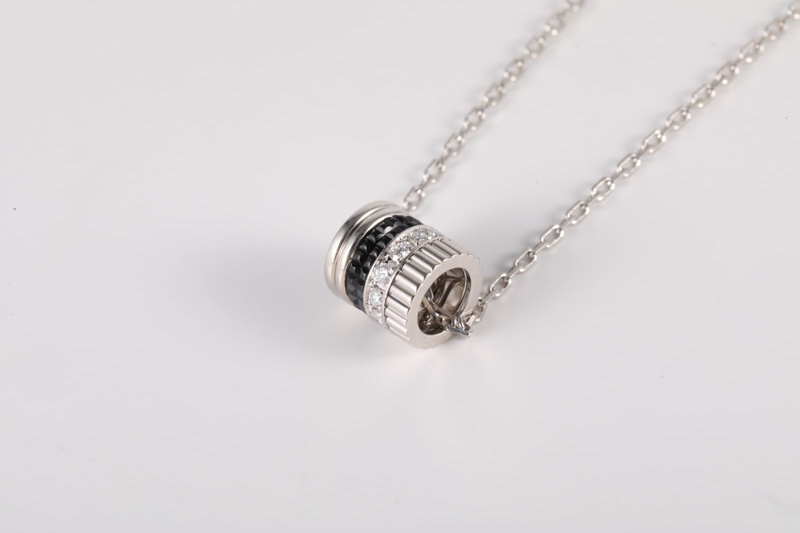 Boucheron(寶詩龍)18K白金 鑽石 白金 Quatre Black吊墜 項鏈 18K-1