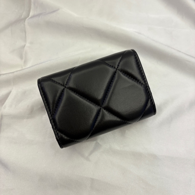 Chanel 19黑金三折迷你短夾-1