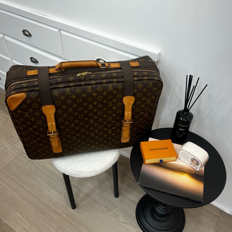 Lv 特大旅行箱-1