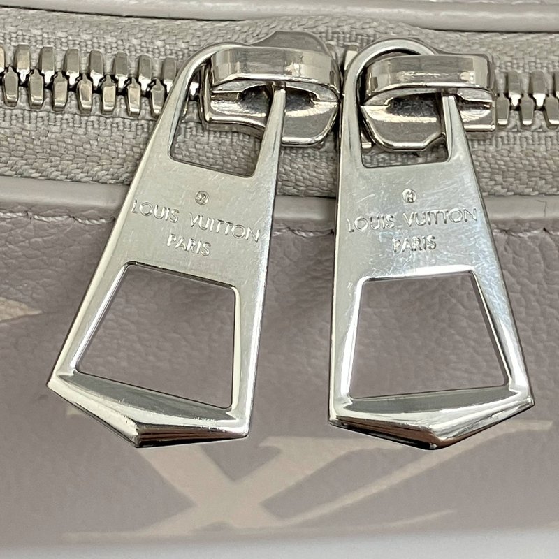 △ Louis Vuitton 路易威登 Grey Bicolor Monogram Empreinte Calfskin Boulogne PM Chain Shoulder Bag M14211 灰色小牛皮經典老花鎖鏈肩背袋 - 257015201-17