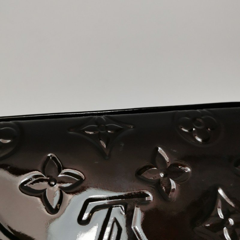 Louis Vuitton(LV) 植鞣革漆皮 Monogram 壓紋字母Logo標誌 單肩包-7