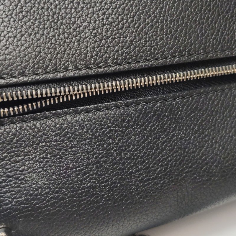 Louis Vuitton (LV) LockmeBB 牛皮純色 LV 轉鎖 單肩包-7
