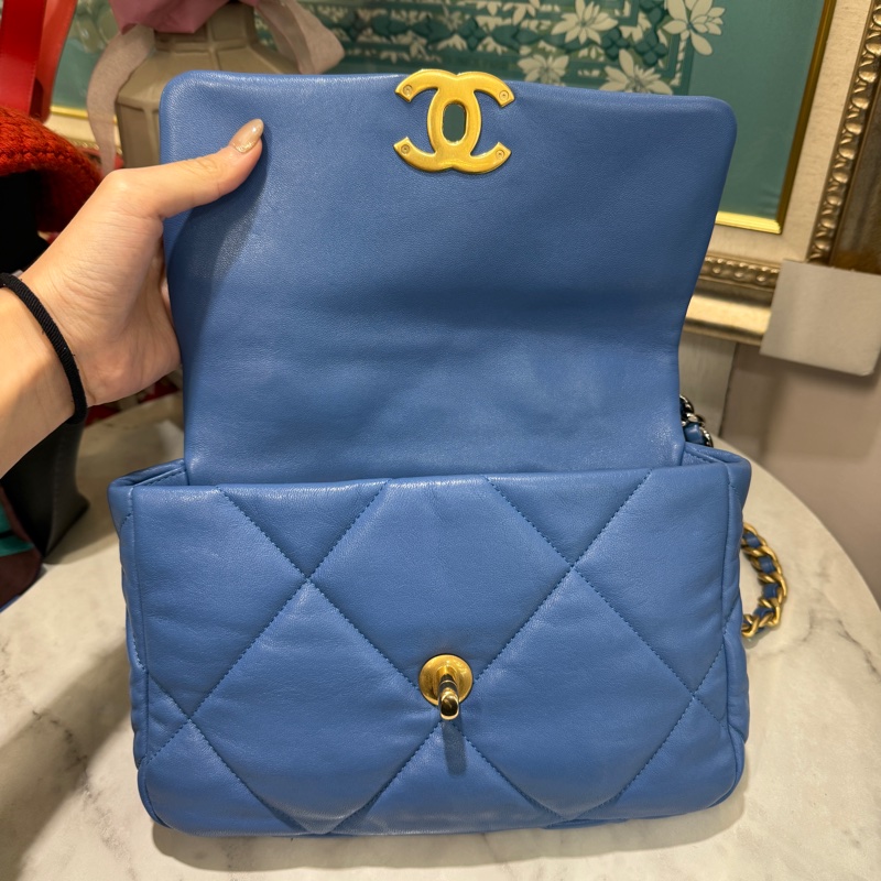 Chanel藍羊皮大菱格紋19小號金釦三色鏈條肩斜包-3