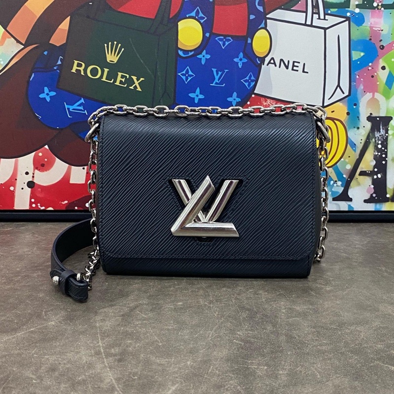 LV Twist 系列 黑色水波紋單肩包 尺寸約長19 x 高15 x 寬9 附件:塵袋 無鏡子-1