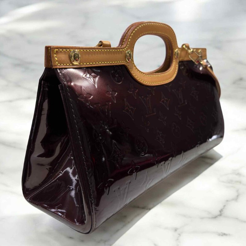 LV Monogram Vern漆亮皮壓紋內釦手提/肩背包酒紅色-1