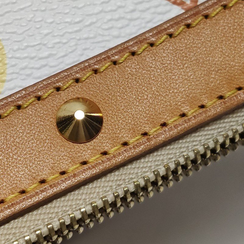 Louis Vuitton (LV) Accessories 麻將包 植鞣革 鉚釘裝飾 麻將包單肩包-14