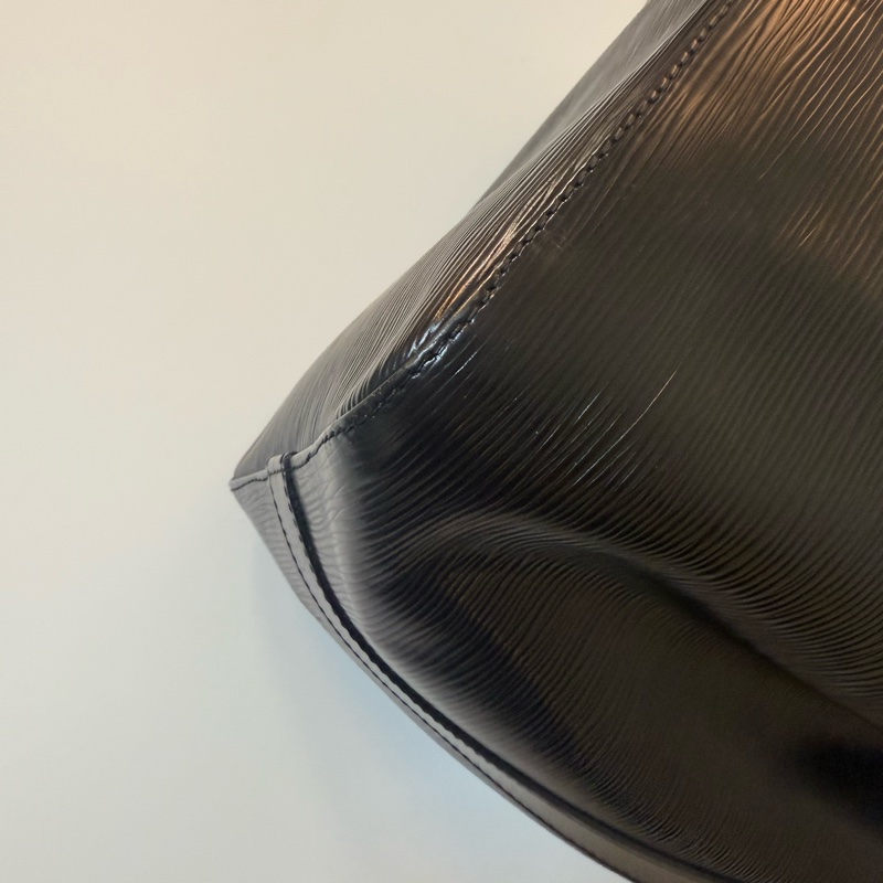 ✔️LOUIS VUITTON LV 路易威登 Epi Noe M59012 水波紋水桶包／黑色-9