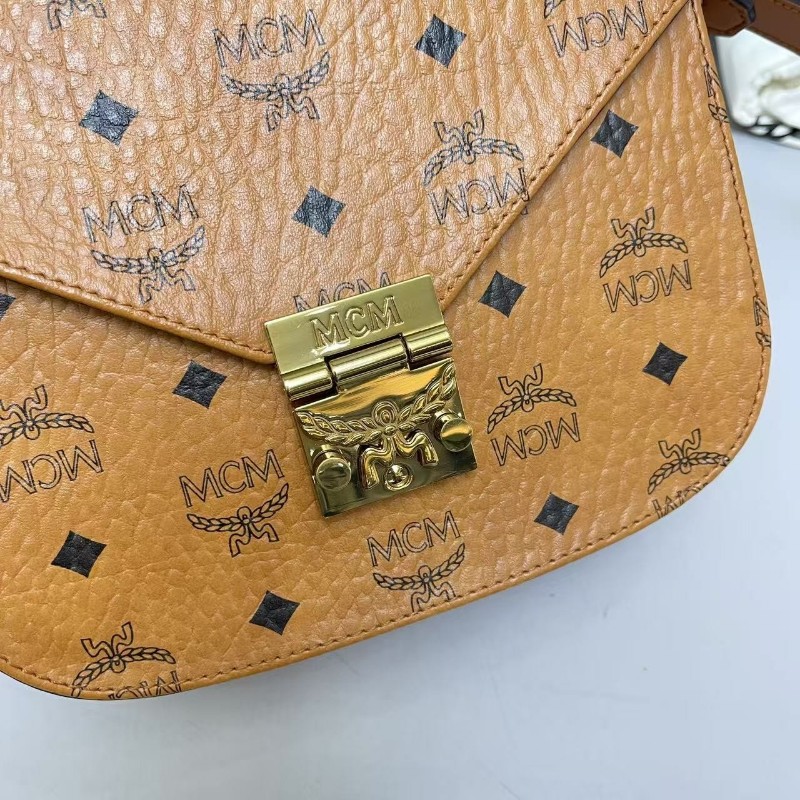 MCM 焦糖色全皮印花馬鞍包郵差包肩背包 斜背包-2