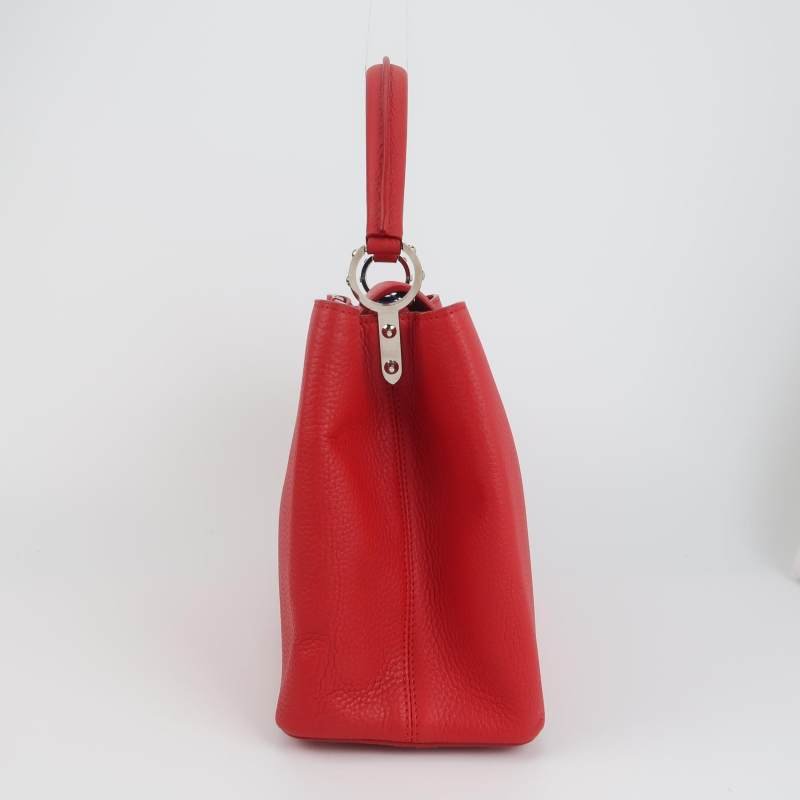 Louis Vuitton (LV) Capucines 大號牛皮 純色 金屬 LV搭扣 手提包-3