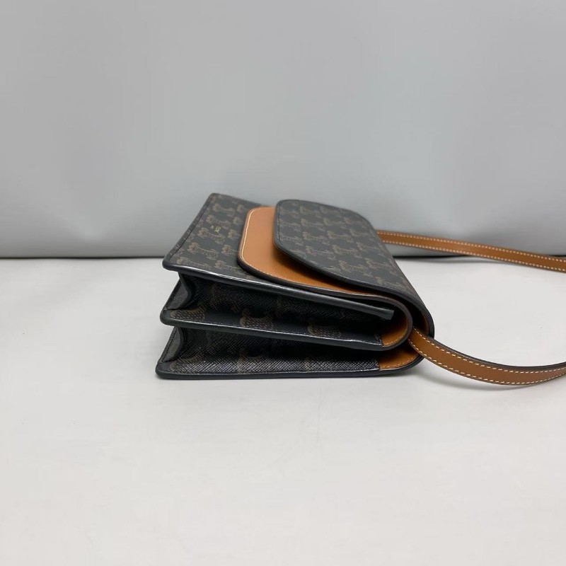 Celine 老花凱旋門焦糖色信封包斜背包-3