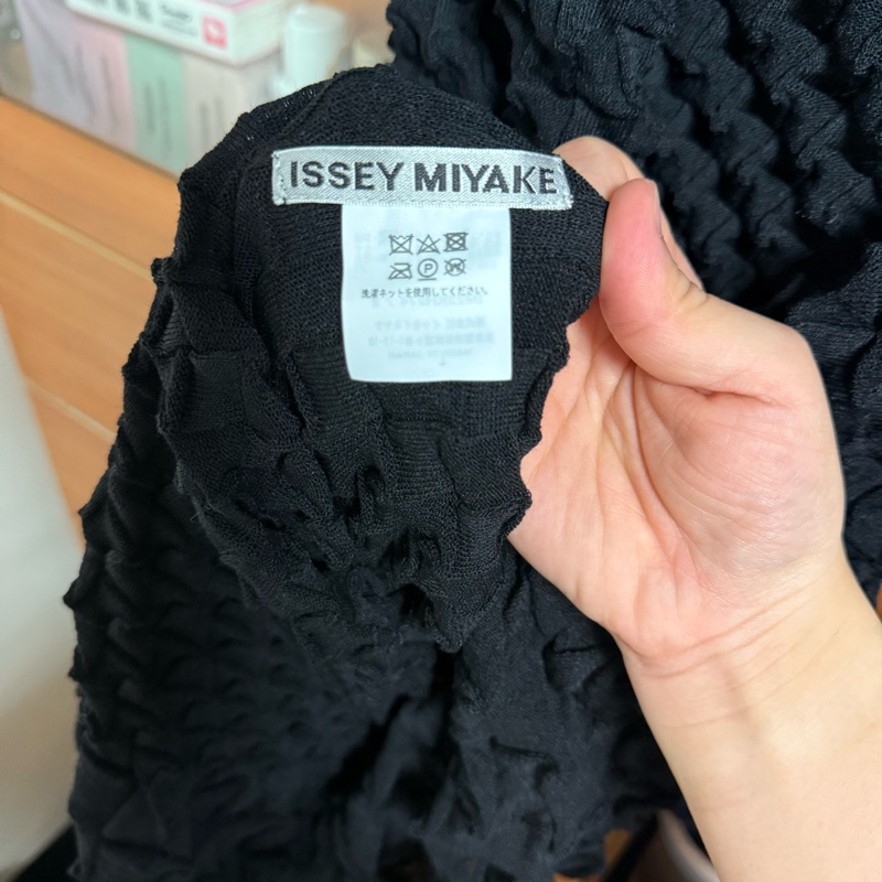 三宅一生🇯🇵Issey Miyake 主線設計黑色華夫格系列洋裝-4