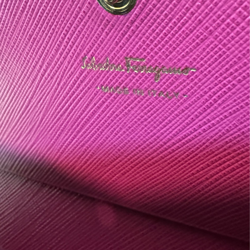 全新Salvatore Ferragamo 經典馬蹄牛皮三折長夾-28