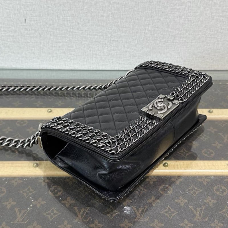 CHANEL 黑銀滾邊Leboy肩背斜背包 25*15*8 99新配件塵袋-4